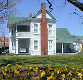 Dunwoody farmhouse